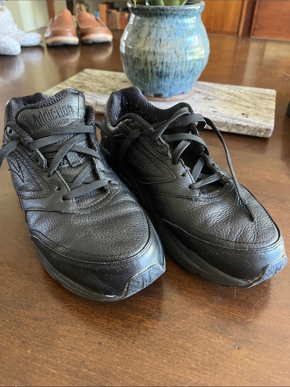 Brooks Black Leather Walking Shoes- Men’s